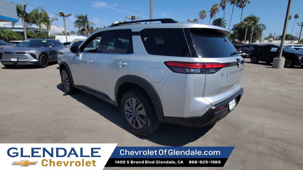 Used 2025 Nissan Pathfinder SV FWD image 6