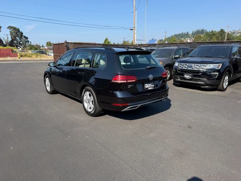 Used 2018 Volkswagen Golf SE FWD image 7