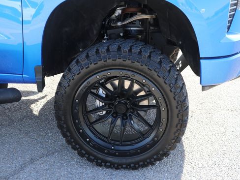 Used 2025 Chevrolet Silverado 1500 RST w/ LPO, Dark Essentials Package AWD/4WD image 9