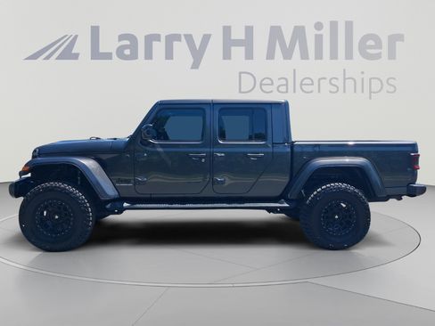 Used 2021 Jeep Gladiator Overland AWD/4WD image 2