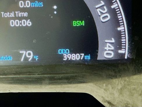 Used 2023 Toyota RAV4 XLE FWD image 14