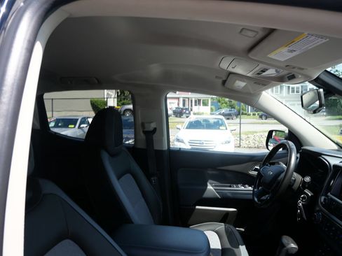 Used 2020 Chevrolet Colorado Z71 AWD/4WD image 30