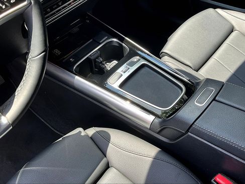 Used 2025 Mercedes-Benz GLA 250 4MATIC image 14