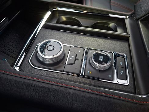 Used 2023 Ford Expedition Limited image 22