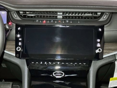 New 2026 Jeep Grand Cherokee Limited w/ Limited Altitude Package AWD/4WD image 9