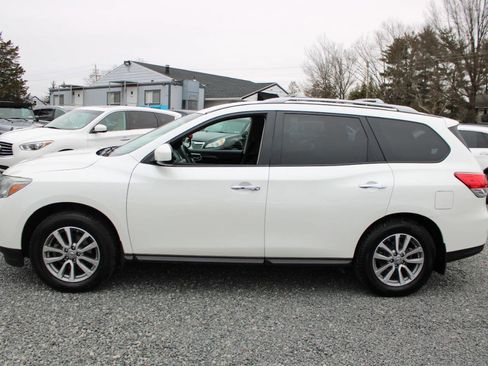 Used 2015 Nissan Pathfinder SV image 10