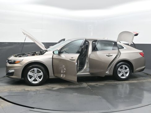 Used 2024 Chevrolet Malibu LT image 42