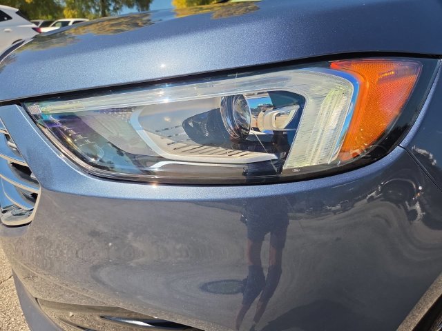 Used 2019 Ford Edge Titanium FWD image 10