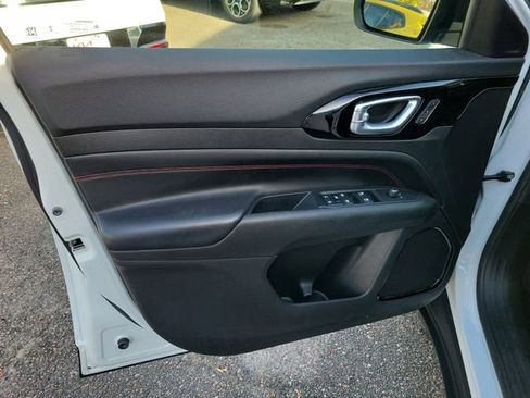 Used 2022 Jeep Compass Trailhawk w/ Trailhawk Elite Group image 12