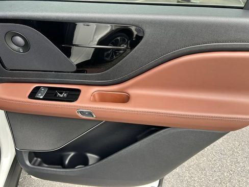 New 2026 Lincoln Aviator Reserve w/ Illumination Package RWD image 18