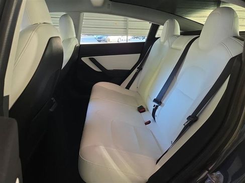 Used 2018 Tesla Model 3 Mid Range RWD image 7
