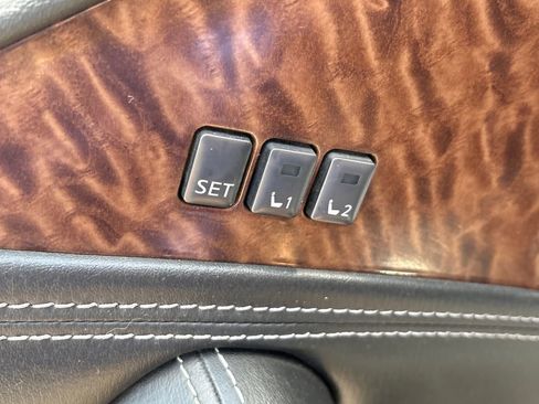 Used 2018 Nissan Armada Platinum w/ Captain Seat Package AWD/4WD image 17