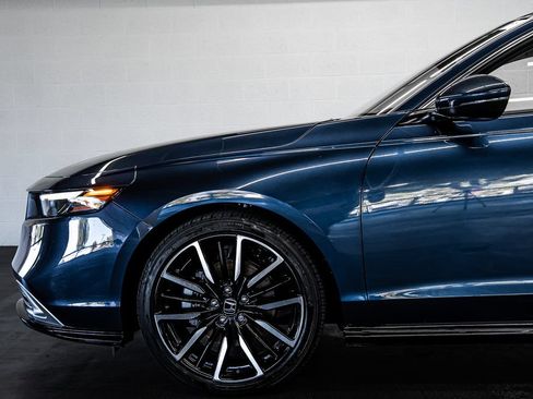 Used 2023 Honda Accord Touring image 12