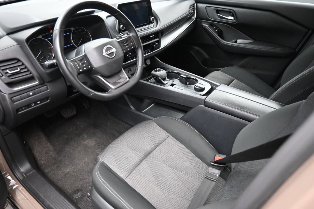Used 2025 Nissan Rogue SV AWD/4WD image 17
