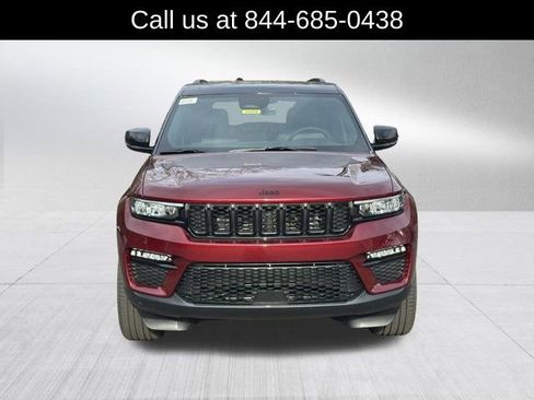 New 2025 Jeep Grand Cherokee Limited image 2