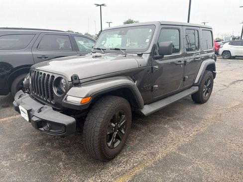 Used 2021 Jeep Wrangler Unlimited Sahara AWD/4WD image 3