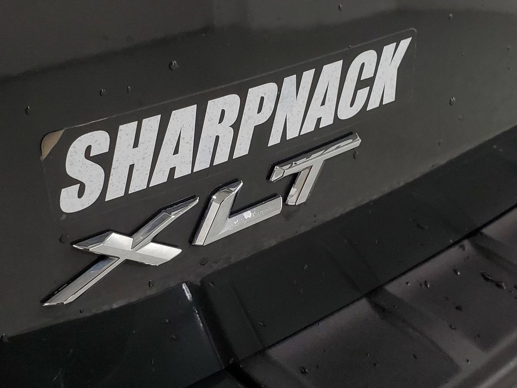 Used 2023 Ford Explorer XLT AWD/4WD image 26
