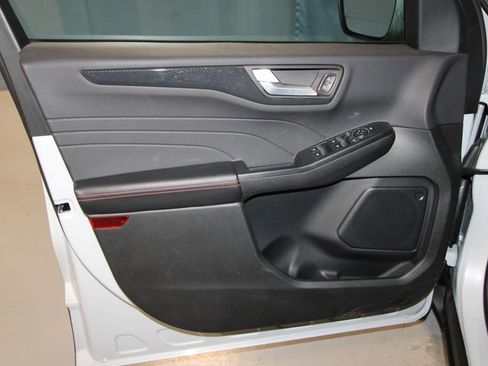 Used 2025 Ford Escape ST-Line w/ Equipment Group 301A FWD image 5