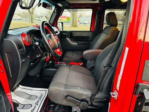 Used 2012 Jeep Wrangler Unlimited Sport image 14