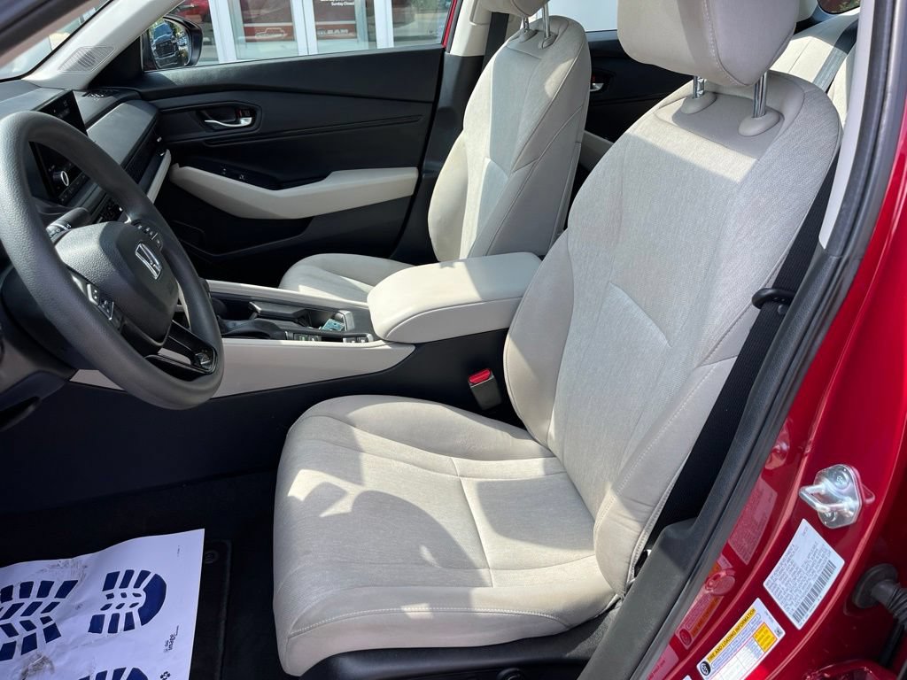 Used 2025 Honda Accord SE image 5