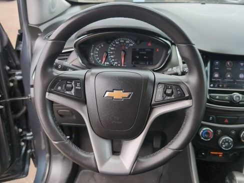 Certified 2021 Chevrolet Trax LT w/ LT Convenience Package AWD/4WD image 11
