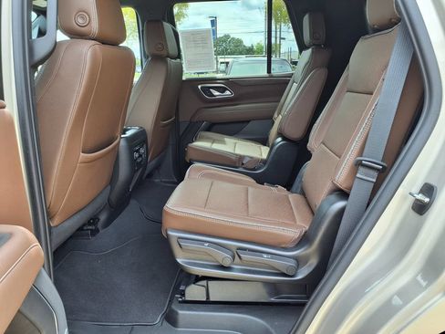 Used 2023 Chevrolet Tahoe High Country RWD image 13