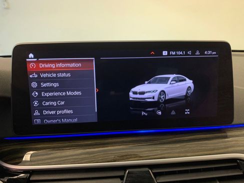 Used 2022 BMW 530i xDrive w/ Premium Package image 27