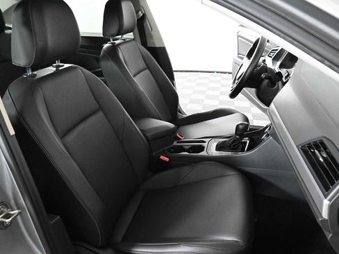 Used 2019 Volkswagen Jetta SE FWD image 11