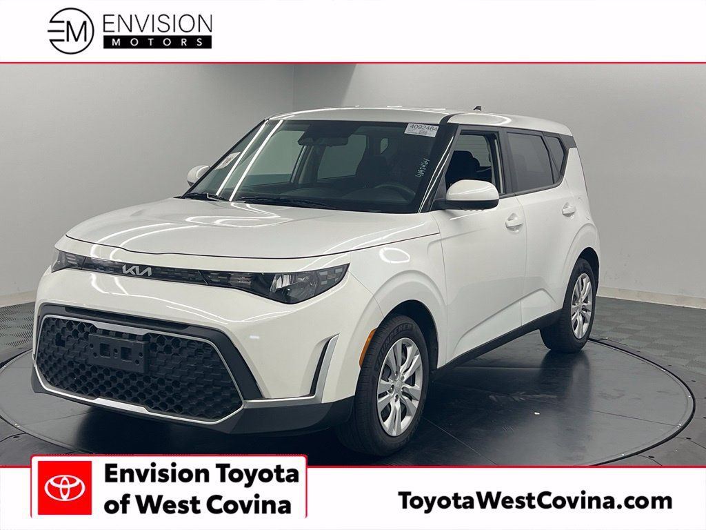 Used 2024 Kia Soul LX FWD image 1
