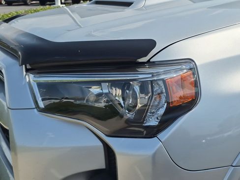 Used 2021 Toyota 4Runner TRD Off-Road AWD/4WD image 12