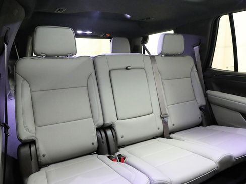 Used 2023 GMC Yukon SLT image 17