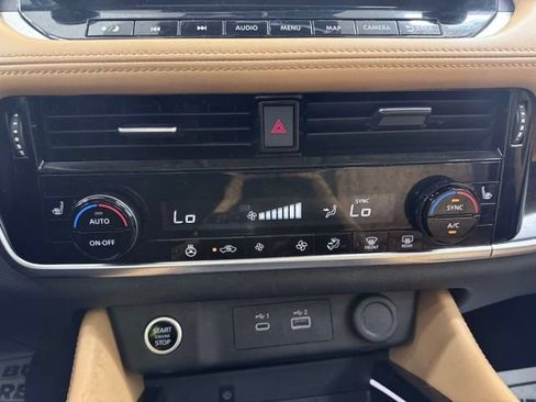 Used 2023 Nissan Rogue Platinum FWD image 28