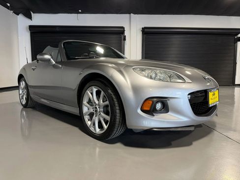 Used 2014 MAZDA MX-5 Miata Grand Touring w/ Premium Package RWD image 3