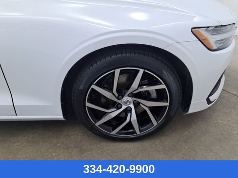 Used 2020 Volvo S60 T5 Momentum image 24