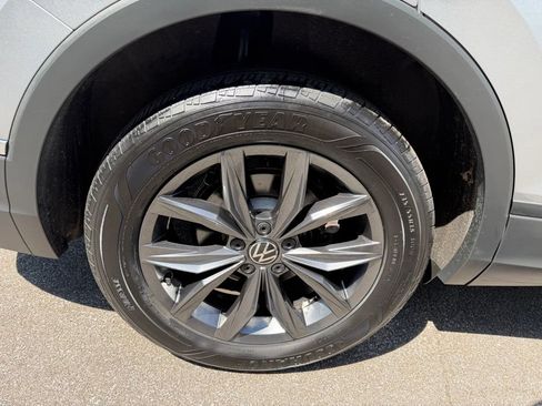 Certified 2023 Volkswagen Tiguan SE FWD image 34