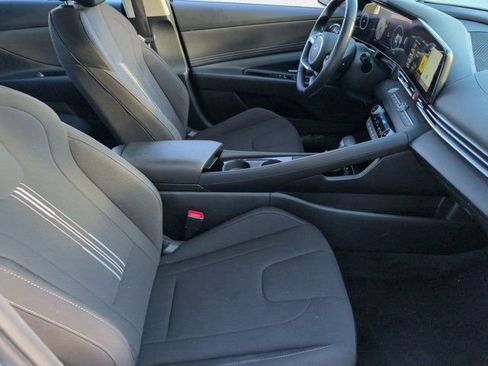Used 2025 Hyundai Elantra SEL FWD image 30