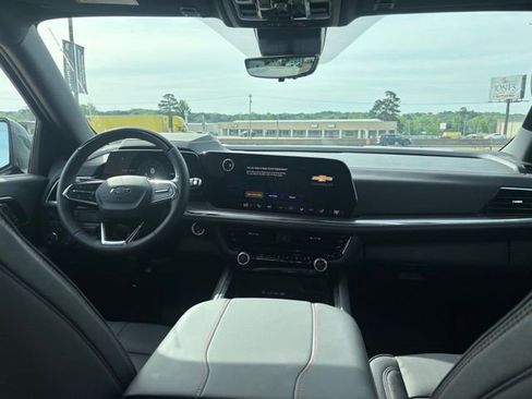 New 2026 Chevrolet Suburban RST AWD/4WD image 13