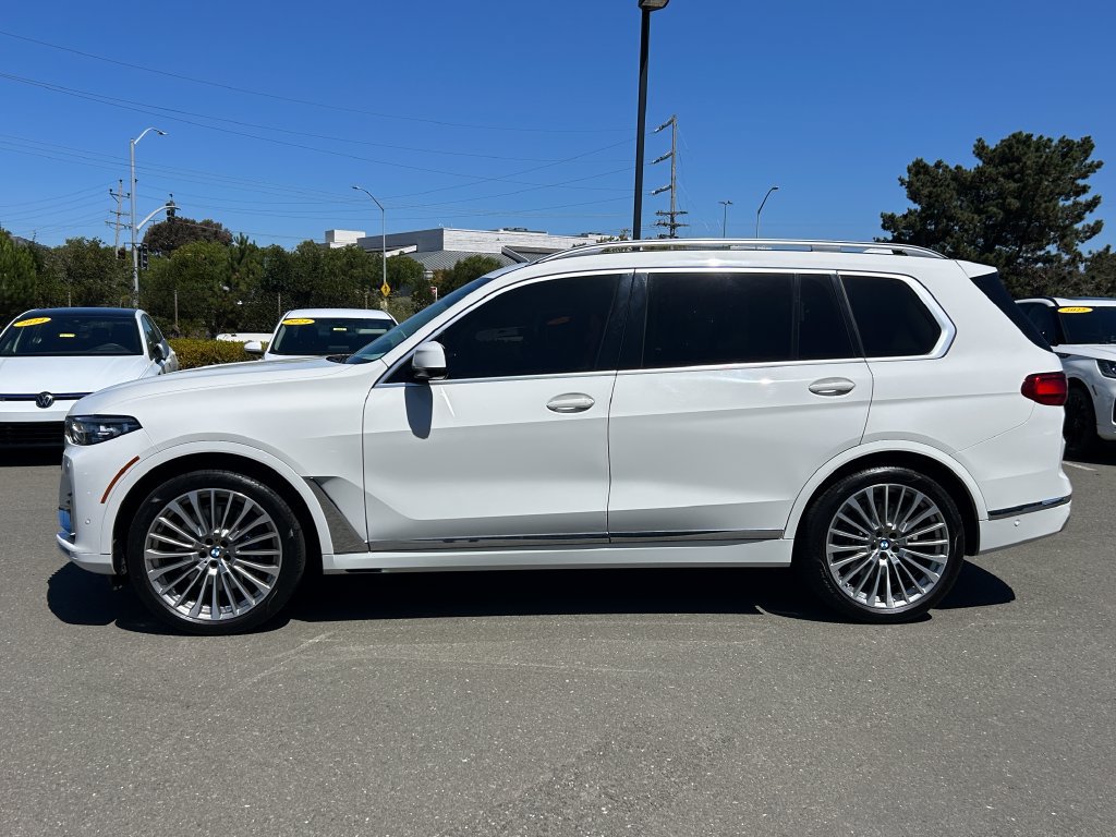 Used 2021 BMW X7 xDrive40i w/ Premium Package 2 AWD/4WD image 2