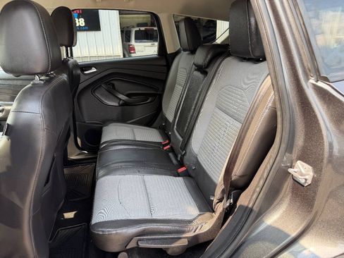 Used 2017 Ford Escape SE w/ SE Sport Appearance Package FWD image 10