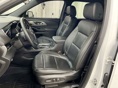 Used 2023 Chevrolet Traverse LT AWD/4WD image 19