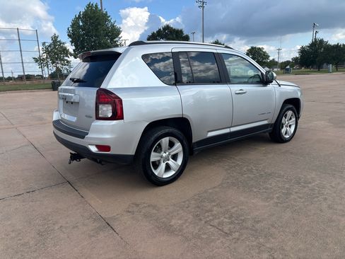Used 2014 Jeep Compass Latitude image 23