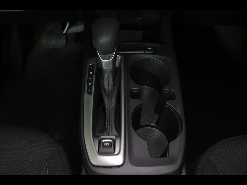 Used 2025 Chevrolet Trax LS w/ LS Convenience Package FWD image 25