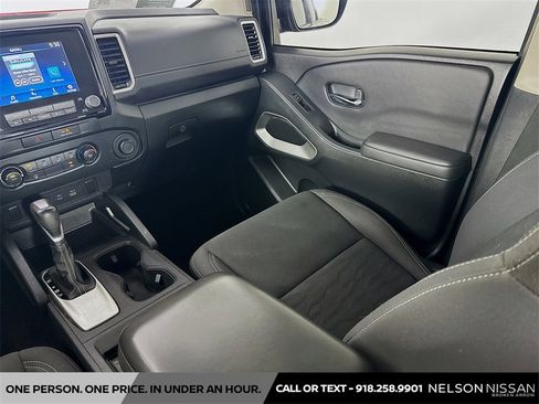 Used 2022 Nissan Frontier SV w/ Technology Package image 21