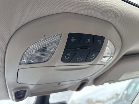 Used 2023 Chrysler Pacifica Limited FWD image 33