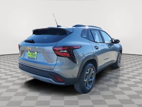 New 2026 Chevrolet Trax LT image 3