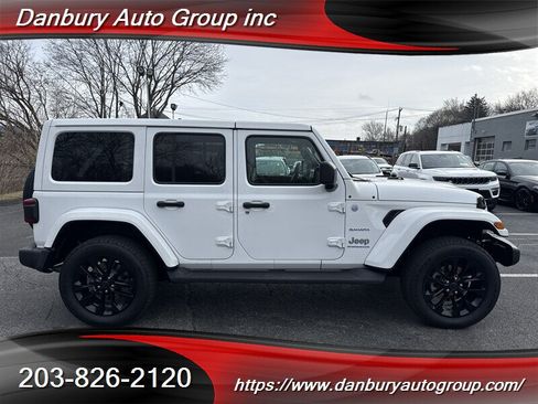 Used 2024 Jeep Wrangler Unlimited Sahara AWD/4WD image 7