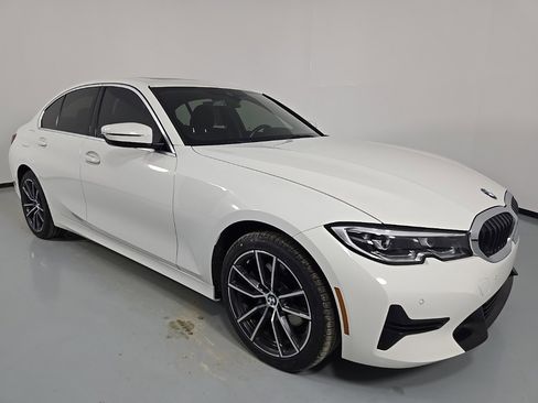 Used 2021 BMW 330i xDrive Sedan w/ Convenience Package image 7