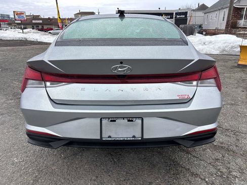 Used 2022 Hyundai Elantra SEL image 4
