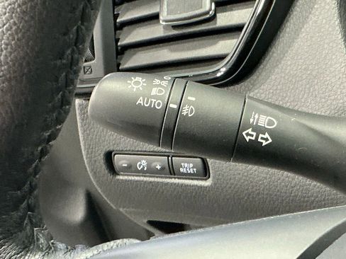 Used 2020 Nissan Rogue SL FWD image 40