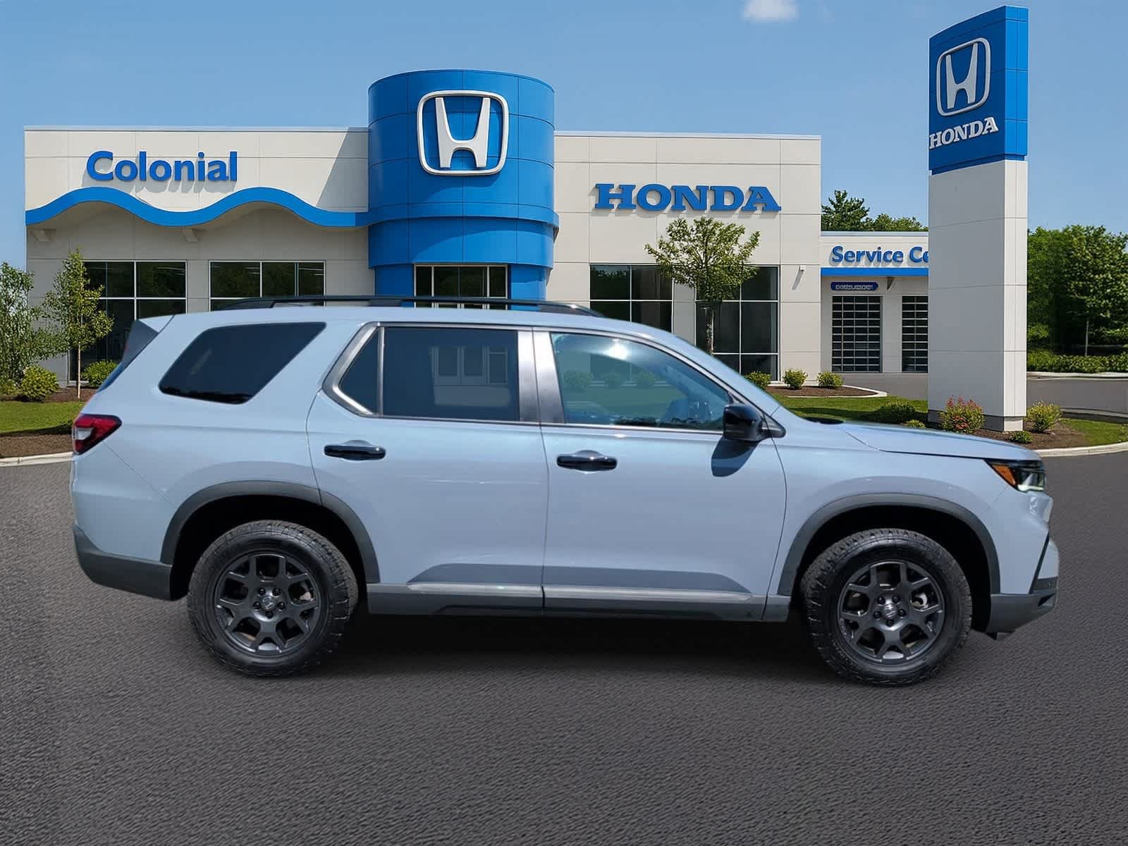 Used 2025 Honda Pilot TrailSport image 7